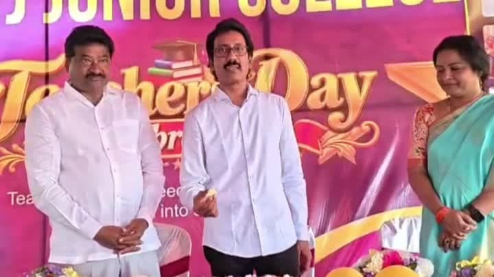 మంగళగిరి పాఠశాలల్లో ఘనంగా గురుపూజోత్సవం - Udayam