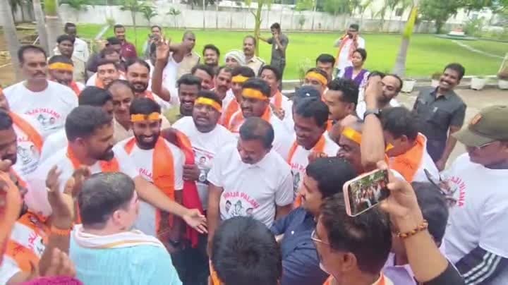 ఘనంగా వినాయక నిమజ్జనం... మంత్రి, ఎమ్మెల్యేల నృత్యాలు