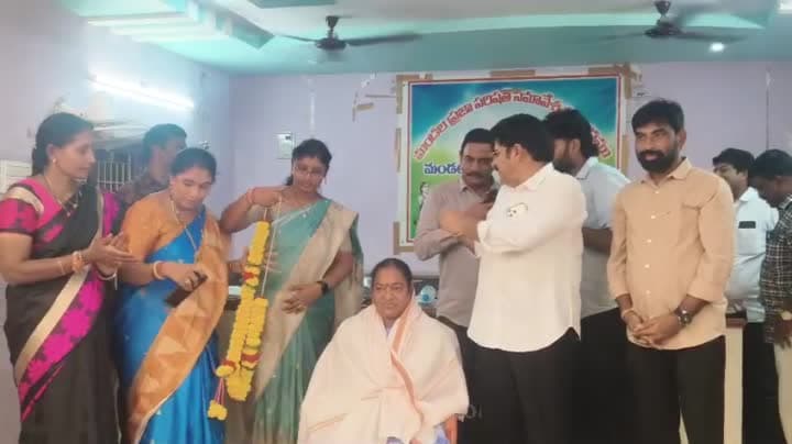 బిక్కవోలులో ఎంపీపి, ఎంపీటీసీలను సత్కరించిన ఎమ్మెల్యే - Udayam