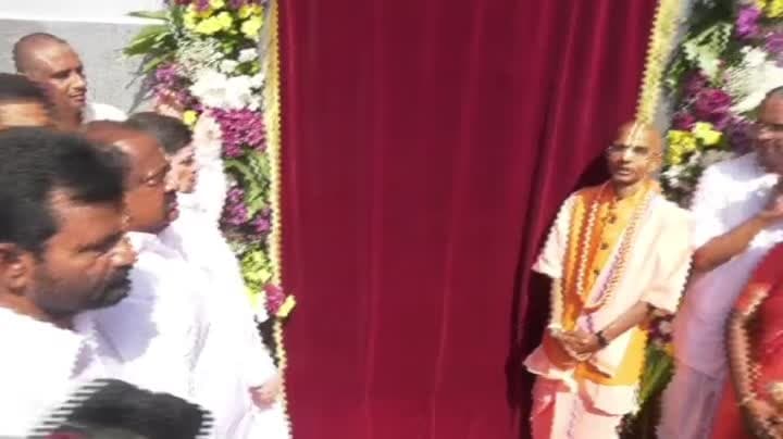 కరీంనగర్లో స్కూల్ బ్రేక్ఫాస్ట్ ప్రారంభం - Udayam