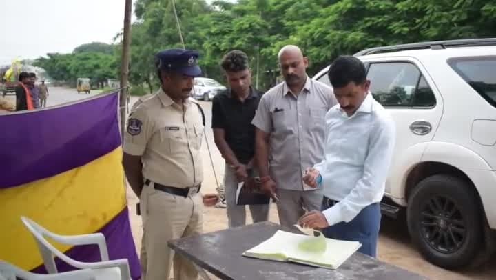 కమ్మర్పల్లి చెక్ పోస్ట్ తనిఖీ చేసిన నిజామాబాద్ సీపీ - Udayam