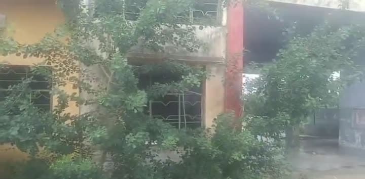 శిథిలావస్థకు చేరిన బస్టాండ్