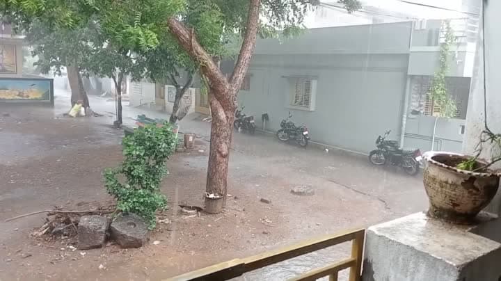 గార మండలంలో పలుచోట్ల వర్షం