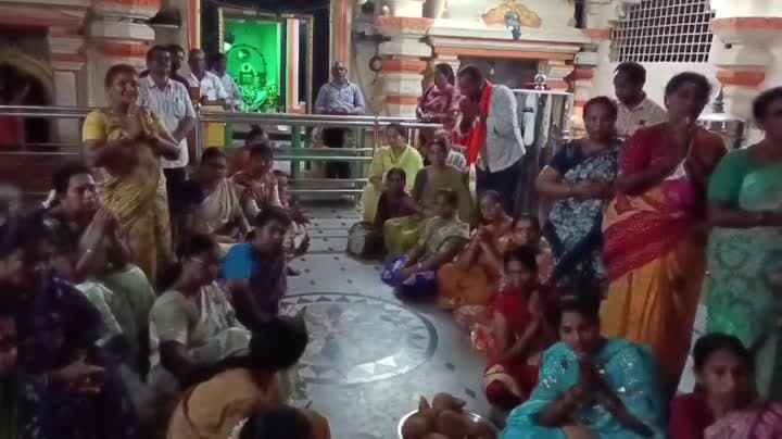 శివాలయంలో ప్రత్యేక పూజలు - Udayam