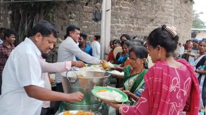 నిర్మల్ వినాయక సాగర్ పరిసరాలలో అన్న వితరణ