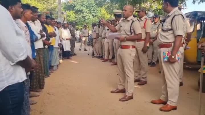 75 బైకులు 11 ఆటోలు ఒక కారు సీజ్ జిల్లా ఎస్పీ - Udayam