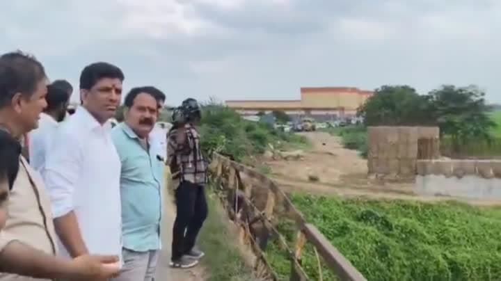 కొమ్మమూరు కాలువ వంతెనను పరిశీలించిన కేంద్ర మంత్రి పెమ్మసాని - Udayam