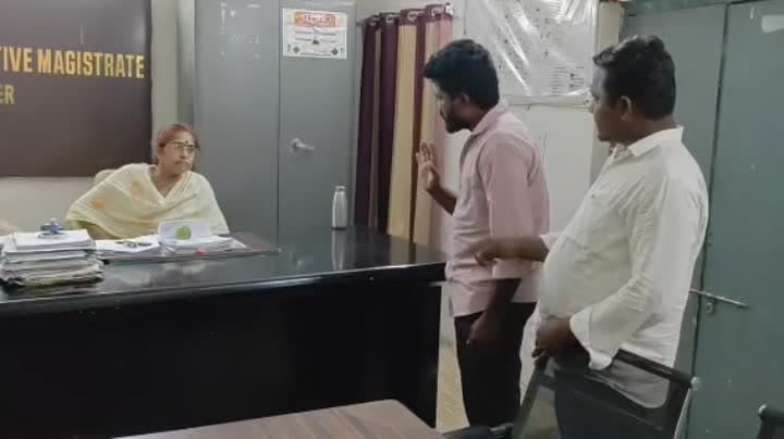 ఫైల్ కనపడట్లేదు.. కుబీర్లో అధికారుల నిర్లక్ష్యపు సమాధానం
