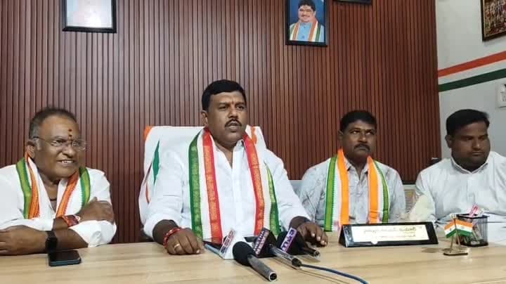 ఛార్జ్షీట్ కాదు.. అబద్ధాల పుట్ట: కాంగ్రెస్ నేత అంజన్ - Udayam