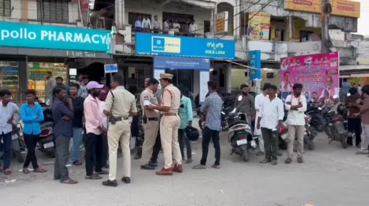 ఏఎస్పీ సాయికిరణ్ ఆధ్వర్యంలో వాహనాల తనిఖీలు - Udayam