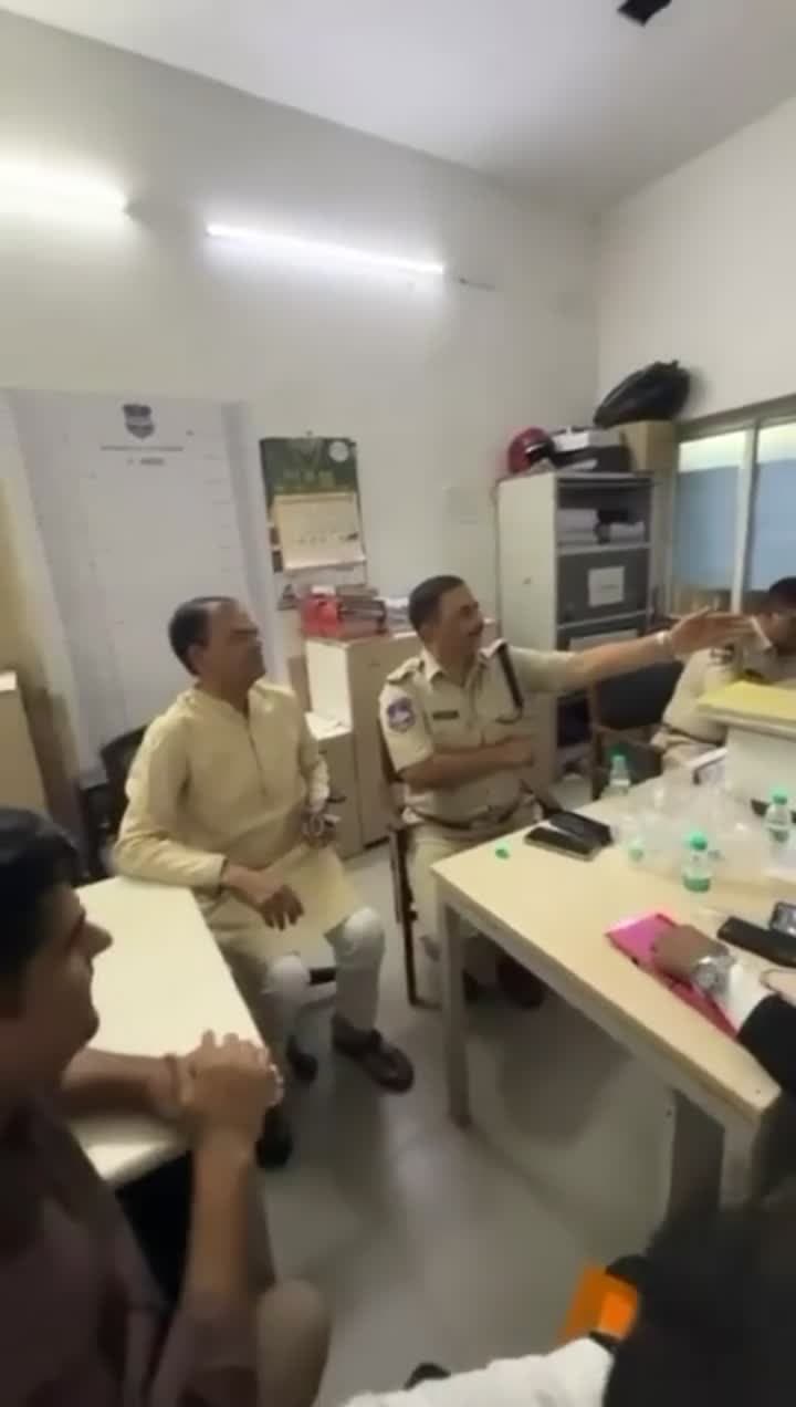 సైఫాబాద్ పోలీస్ స్టేషన్లో లైవ్ వీడియో - Udayam