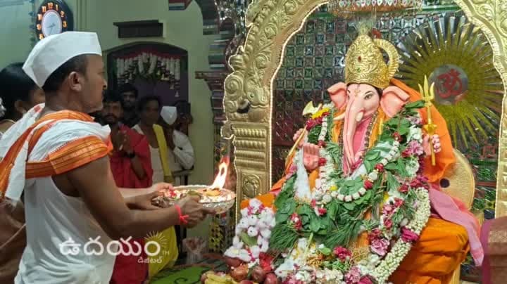 పాలజ్లో కొలువుదీరిన కర్ర గణపయ్య - Udayam