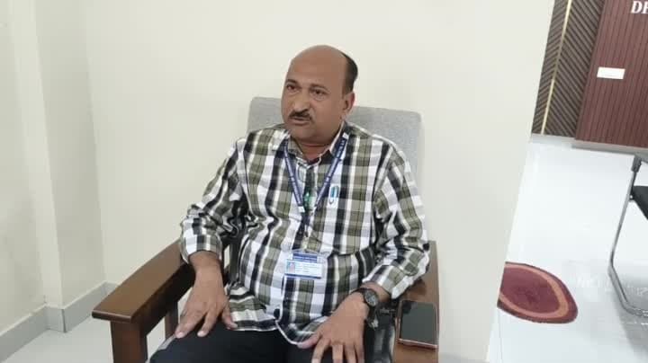 పాము కాటకుు గురైనప్పుడు దగ్గర్లో ఉన్న ప్రభుత్వ ఆసుపత్రికి తరలించాలి