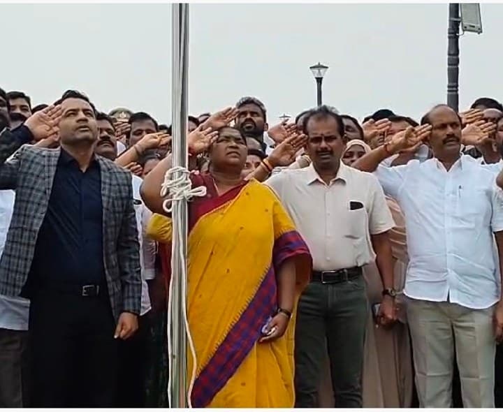 కలెక్టరేట్లో ప్రజాపాలన దినోత్సవం - Udayam