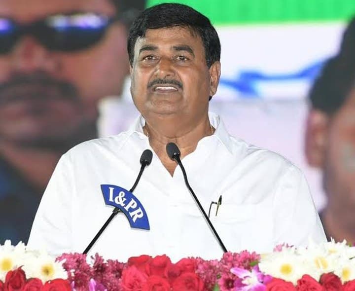 వ్యవసాయానికి సర్కార్ సహాయం లేదు - Udayam