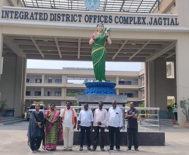వీరాపూర్ 4, 6వ వార్డుల సమస్యలు పరిష్కరించాలి - Udayam