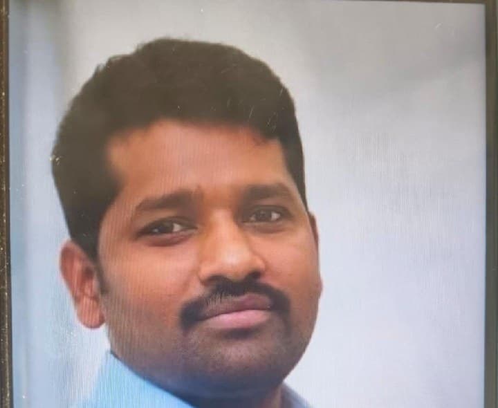 పెట్రోల్ పోసుకొని యువకుడి ఆత్మహత్య - Udayam