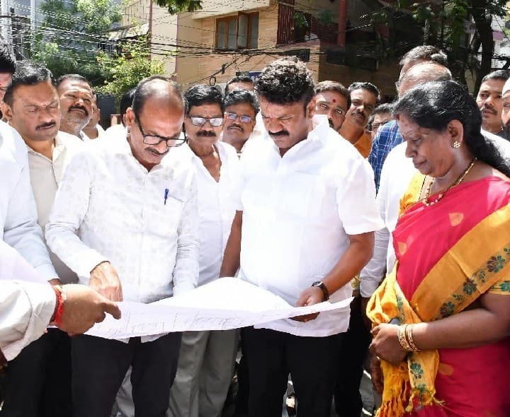 స్థానిక సమస్యలు తెలుసుకున్న తలసాని - Udayam