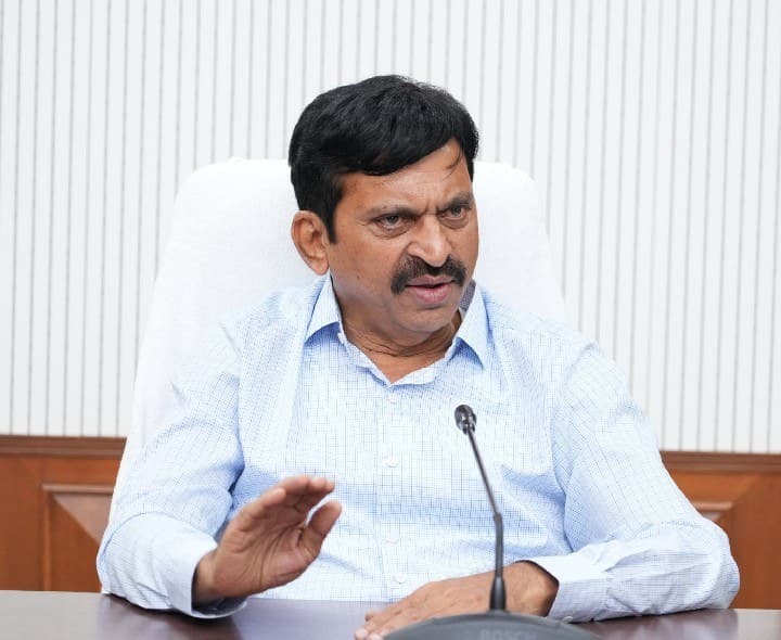 స్పీకర్ కు తాతా మధు క్షమాపణ చెప్పాలి : పొంగులేటి - Udayam