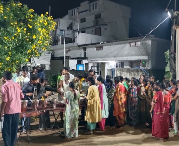 ఇంద్రనగర్ కాలనీలో రావణ సేన యూత్ ఆధ్వర్యంలో ఘనంగా అన్నదానం - Udayam
