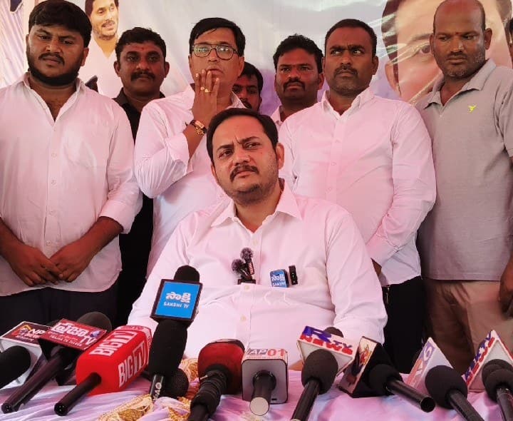 గుత్తి మున్సిపాలిటీలో వైసీపీ జెండా ఎగరవేస్తాం - Udayam