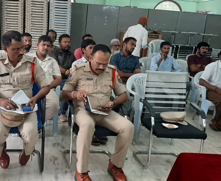 మైనర్లకు పొగాకు విక్రయిస్తే కఠిన చర్యలు: జడ్జ్ - Udayam