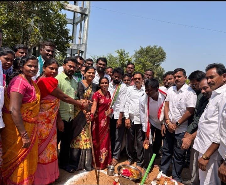 అంగన్వాడీ భవనం ప్రారంభం , భూమి పూజ చేసిన ఎమ్మెల్యే - Udayam