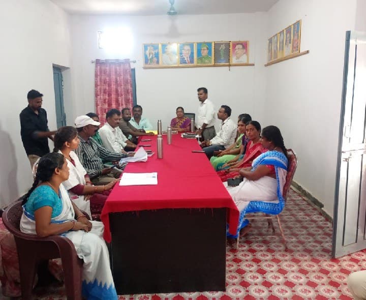 దుబ్బాక గ్రామంలో VBGRMG పథకంపై గ్రామసభ నిర్వహణ - Udayam