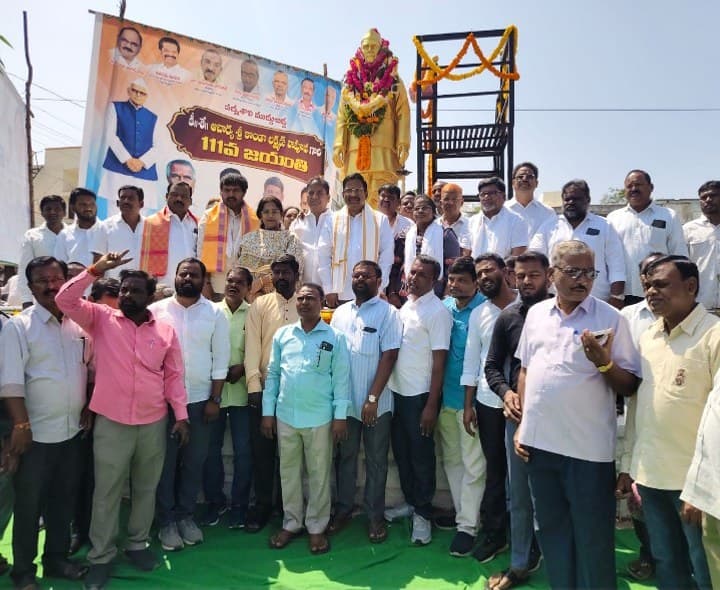 బాపూజీకి సంజీవ్ ముదిరాజ్ ఘన నివాళి - Udayam