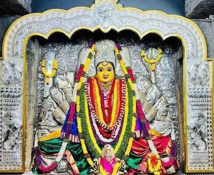 భద్రకాళి ఆలయంలో ప్రత్యేక పూజలు - Udayam
