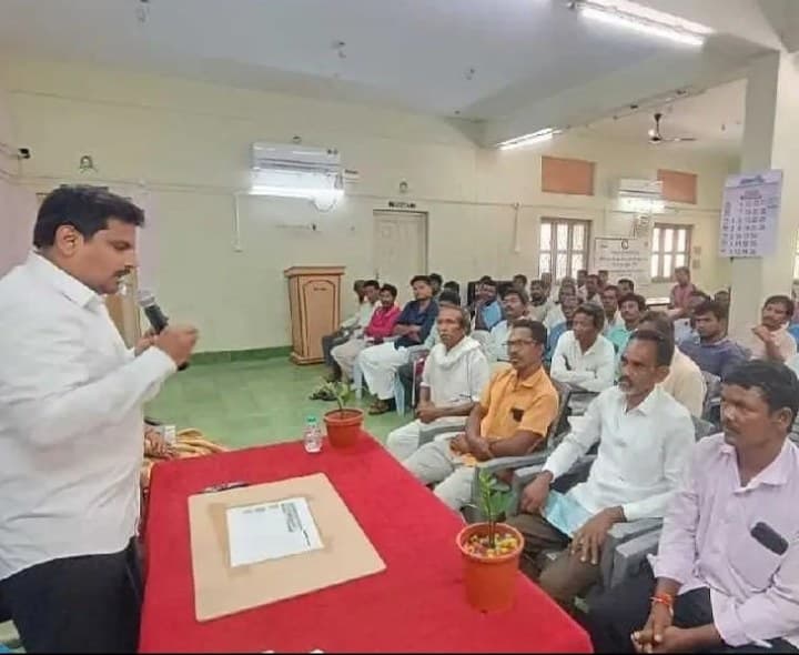 అట్టడుగు వర్గాలకు న్యాయ సేవలు - Udayam