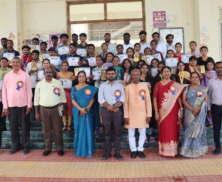 తెలంగాణ యూనివర్సిటీలో ఘనంగా NSS డే - Udayam