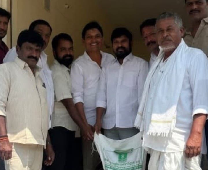 శనిగ విత్తనాల విక్రయ కేంద్రం ప్రారంభం - Udayam
