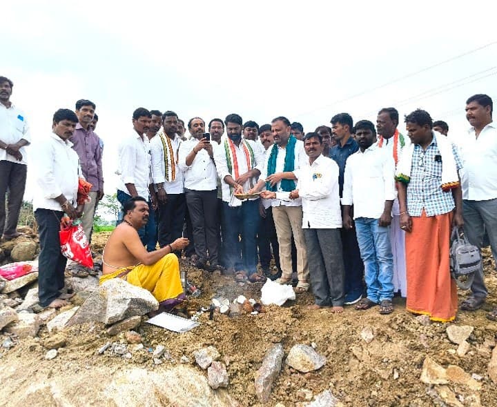 కల్వర్టు నిర్మాణానికి భూమి పూజ - Udayam