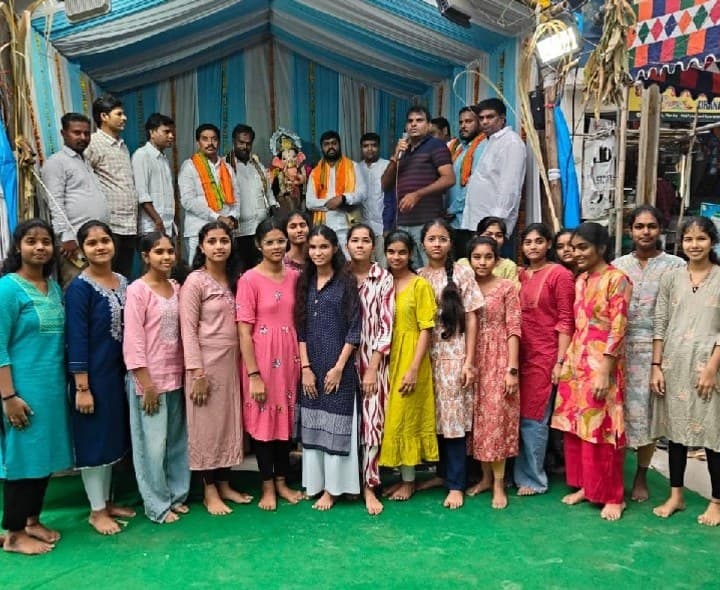ఎన్నారై కాలనీలో ఘనంగా వినాయక చవితి ఉత్సవాలు - Udayam