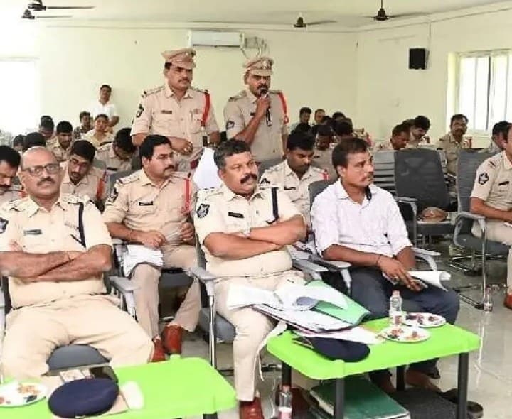 స్థానిక ఎన్నికలకు కట్టుదిట్టమైన ప్రణాళిక: ఎస్పీ - Udayam