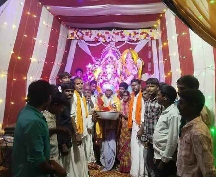 ఖంబాపూర్ లో రూ.45,000 వేలు పలికిన లడ్డు - Udayam