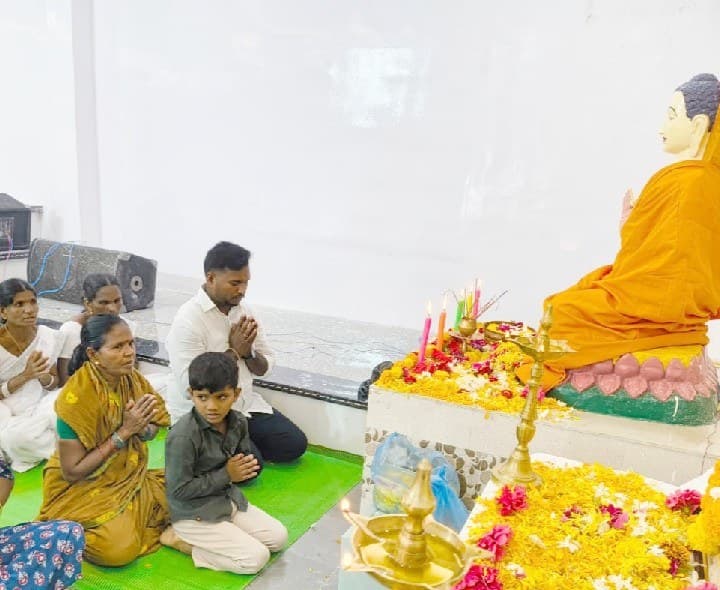 ముధోల్ చించాల బుద్ధ వనంలో ప్రత్యేక పూజలు - Udayam