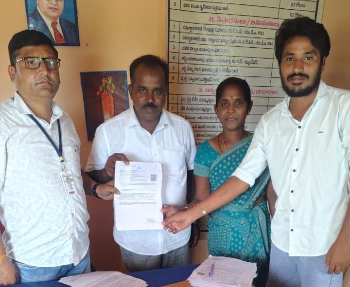 ఇంద్రనగర్ తండాలో ఎస్ ఐ ఆర్ వెరిఫికేషన్ పూర్తి - Udayam