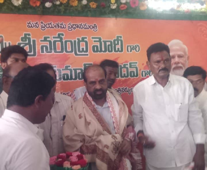 ఘనంగా మంత్రి సత్యకుమార్ జన్మదిన వేడుకలు - Udayam