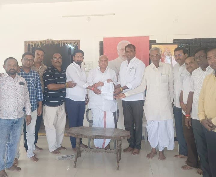 బైంసా శ్రీ లక్ష్మీ వెంకటేశ్వర స్వామి ఆలయంలో షెడ్డు నిర్మాణానికి నిధులు - Udayam