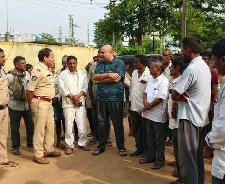 మృతుల కుటుంబాలను పరామర్శించిన ఎమ్మెల్యే బేబీ నాయన - Udayam