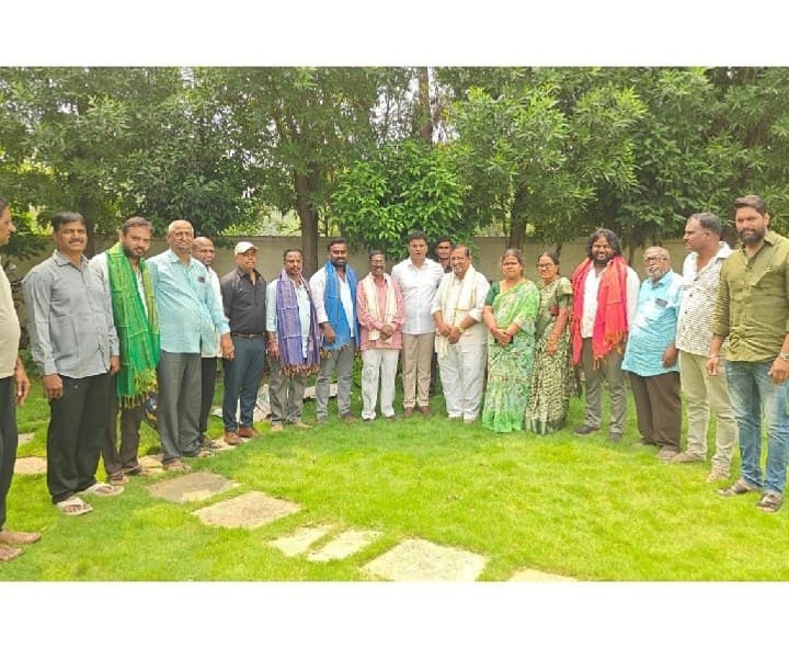 కాలనీ అభివృద్ధికి మద్దతు: ఎమ్మెల్యే - Udayam