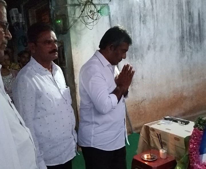 దట్టం సుబ్బయ్యకు నివాళులర్పించిన నేదురుమల్లి - Udayam