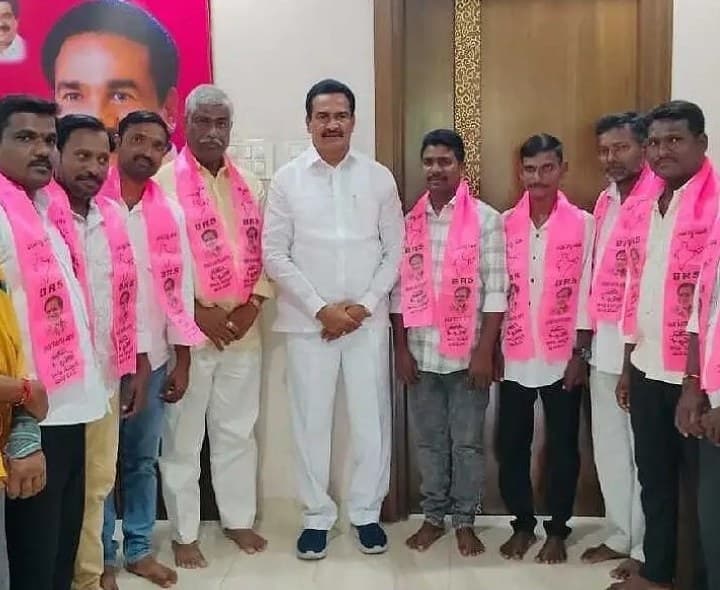 బీఆర్ఎస్ లో అంబేద్కర్ సంఘ సభ్యుల చేరిక - Udayam