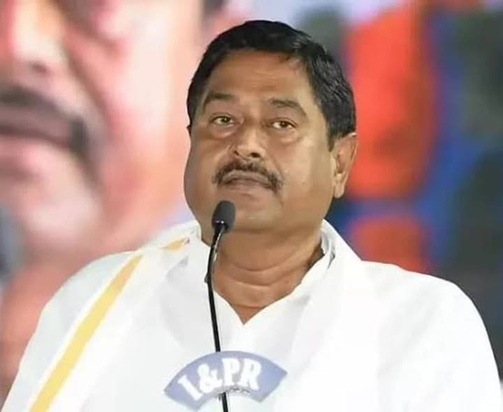 మా పోరాటం పోలీసులతో కాదు : మాజీ మంత్రి ధర్మాన - Udayam Digital