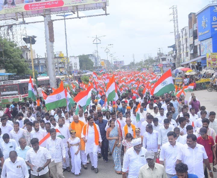 భారత్ మాతాకీ జైతో మార్మోగిన నిర్మల్.. ఘనంగా తిరంగా ర్యాలీ