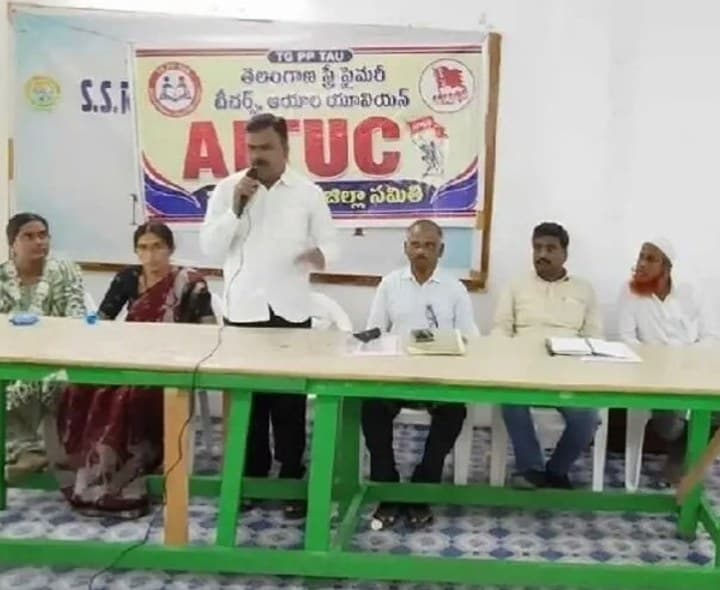 ప్రీ ప్రైమరీ టీచర్లు, ఆయాల సమస్యలు పరిష్కరించాలి ఓమయ్య - Udayam