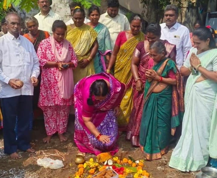 అభివృద్ధి పనులకు ఎమ్మెల్యే శంకుస్థాపన - Udayam