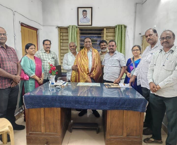 అర్జేడీ సదారావును సత్కరించిన ఎంప్యానల్డ్ అసోసియేషన్ - Udayam